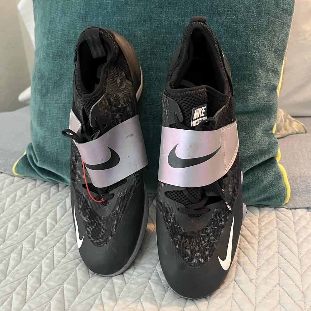 Nike PV Elite with spikes- for PV, long jump, high jump - Men’s 11.5